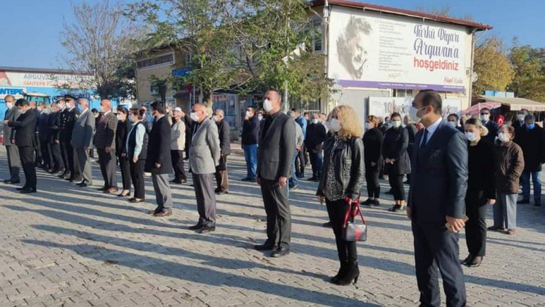 Ulu Önder Mustafa Kemak Atatürk'ün ebediyete intikalinin 82. yıl dönümü anma töreni
