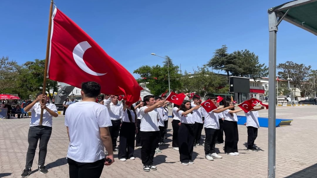19 MAYIS ATATÜRK'Ü ANMA GENÇLİK VE SPOR BAYRAMI İLÇEMİZDE COŞKUYLA KUTLANDI.